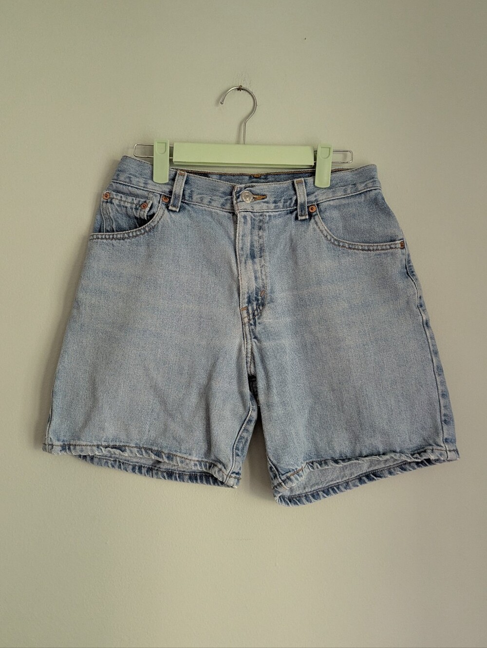 Vintage Levi Shorts Misses Size 6 Light Wash High Waist Blue Denim Pockets FLAWS